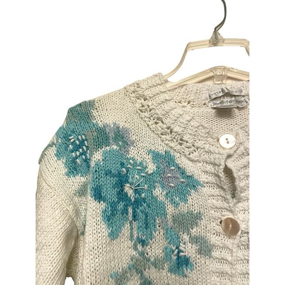 Vintage Jennifer Reed Hand Knit Cardigan Women Size Medium White Floral Blue 3D - Picture 4 of 9